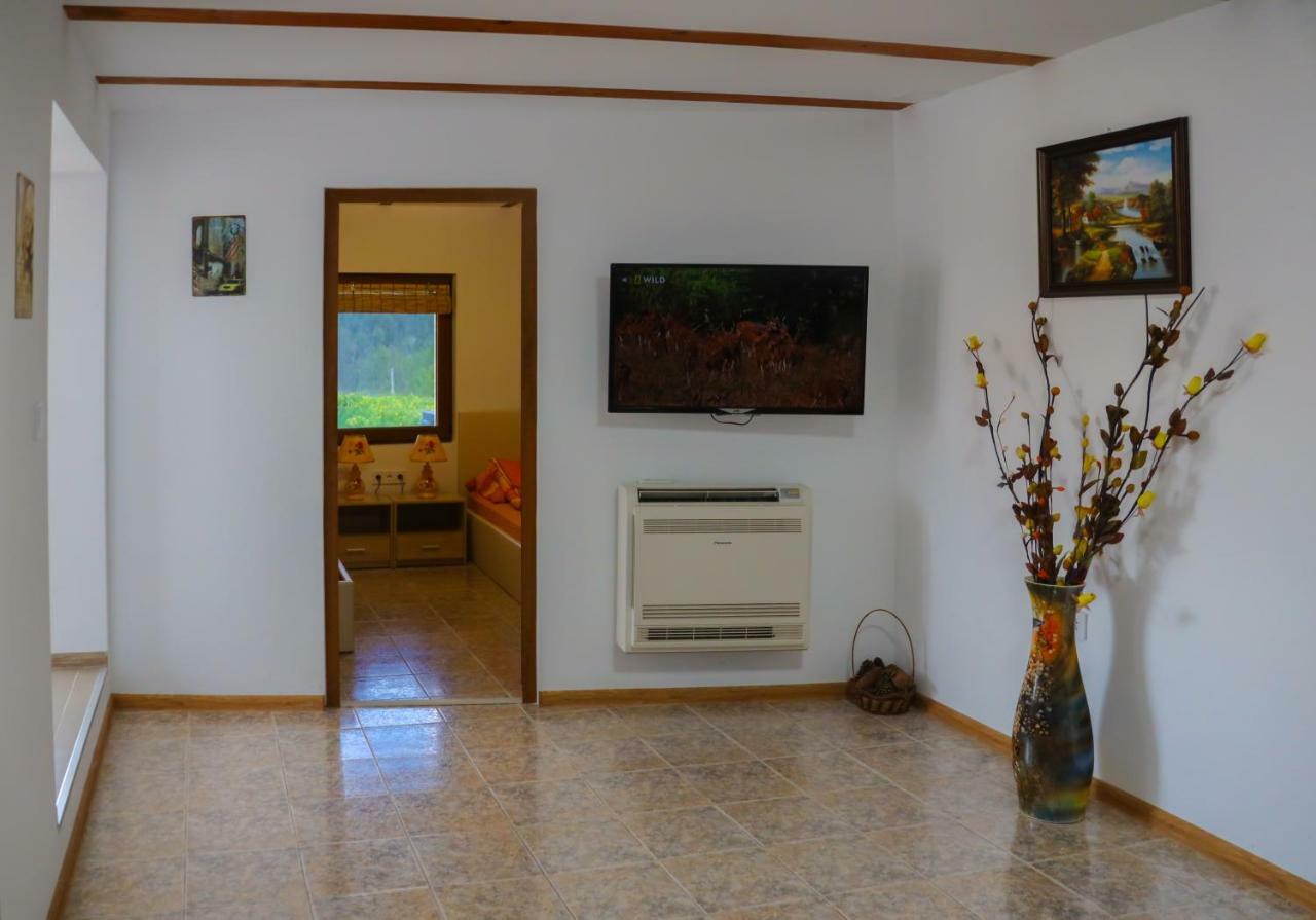Srebarna Lakeview Apartments Srebŭrna Стая снимка
